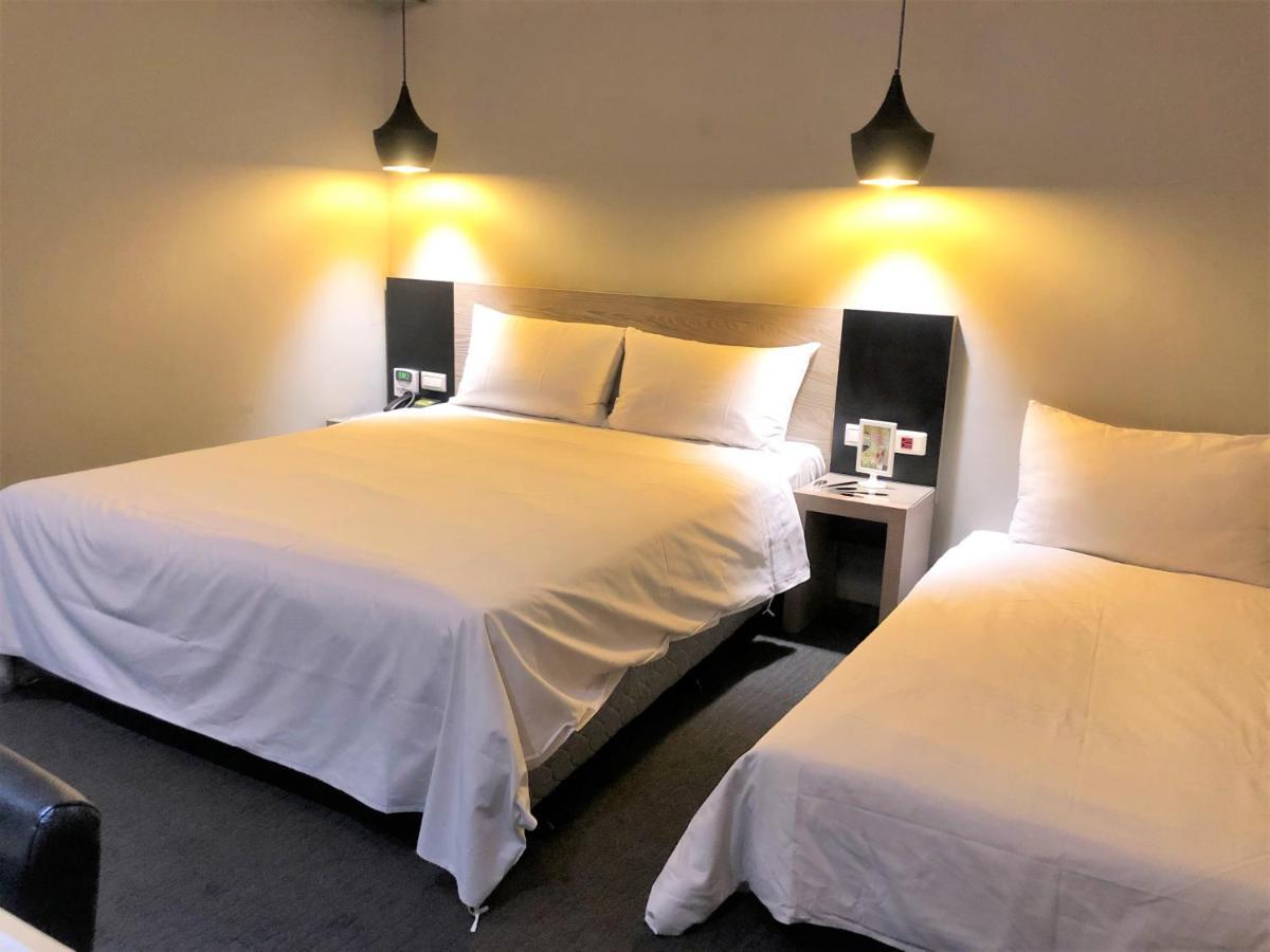 Kiwi Express Hotel - Jiuru Rd Kaohsziung Kültér fotó