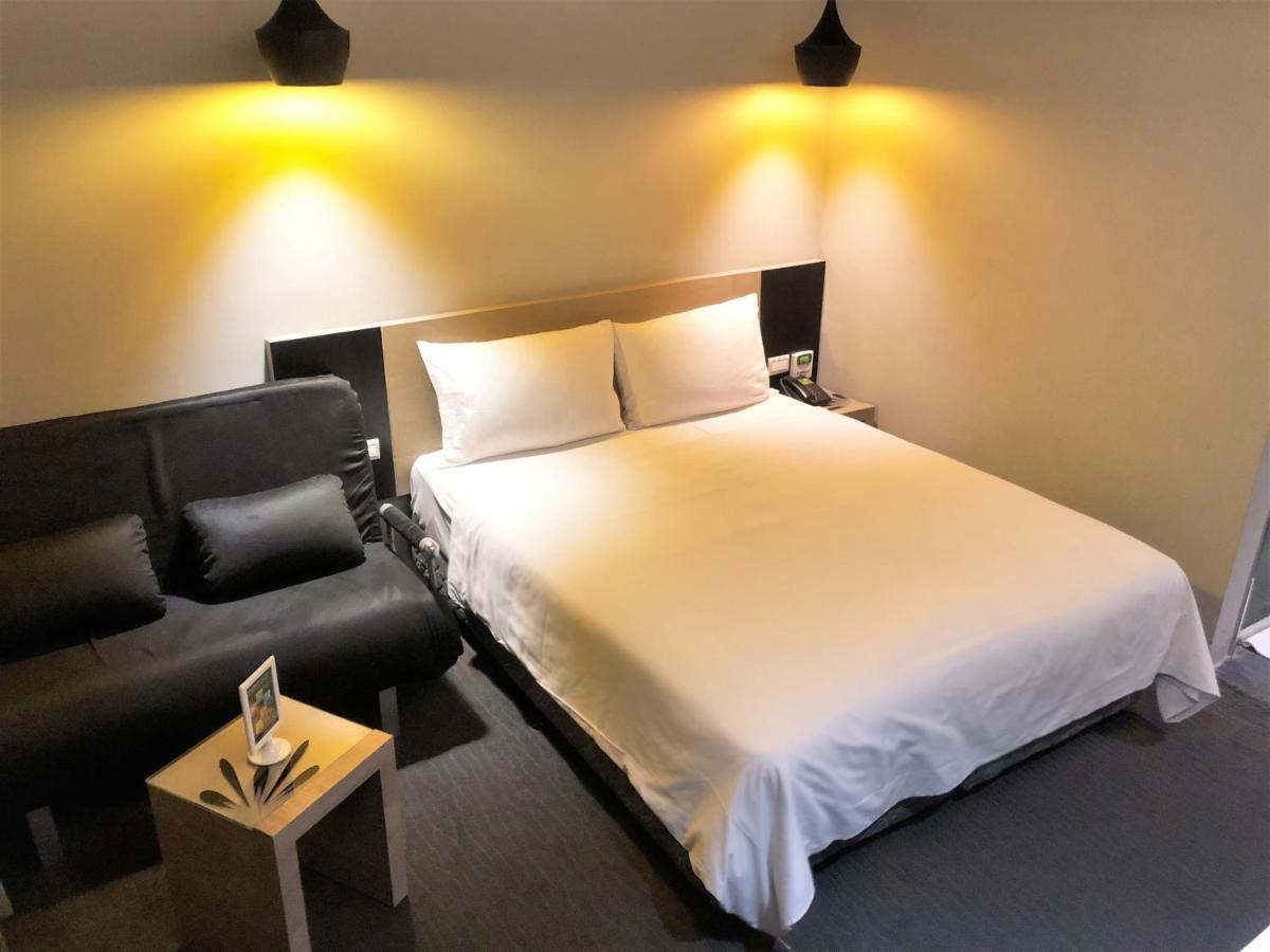 Kiwi Express Hotel - Jiuru Rd Kaohsziung Kültér fotó