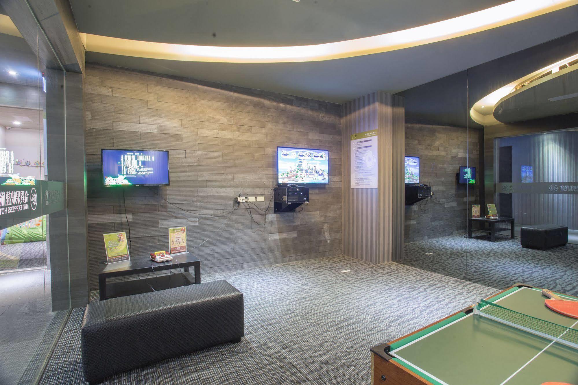 Kiwi Express Hotel - Jiuru Rd Kaohsziung Kültér fotó