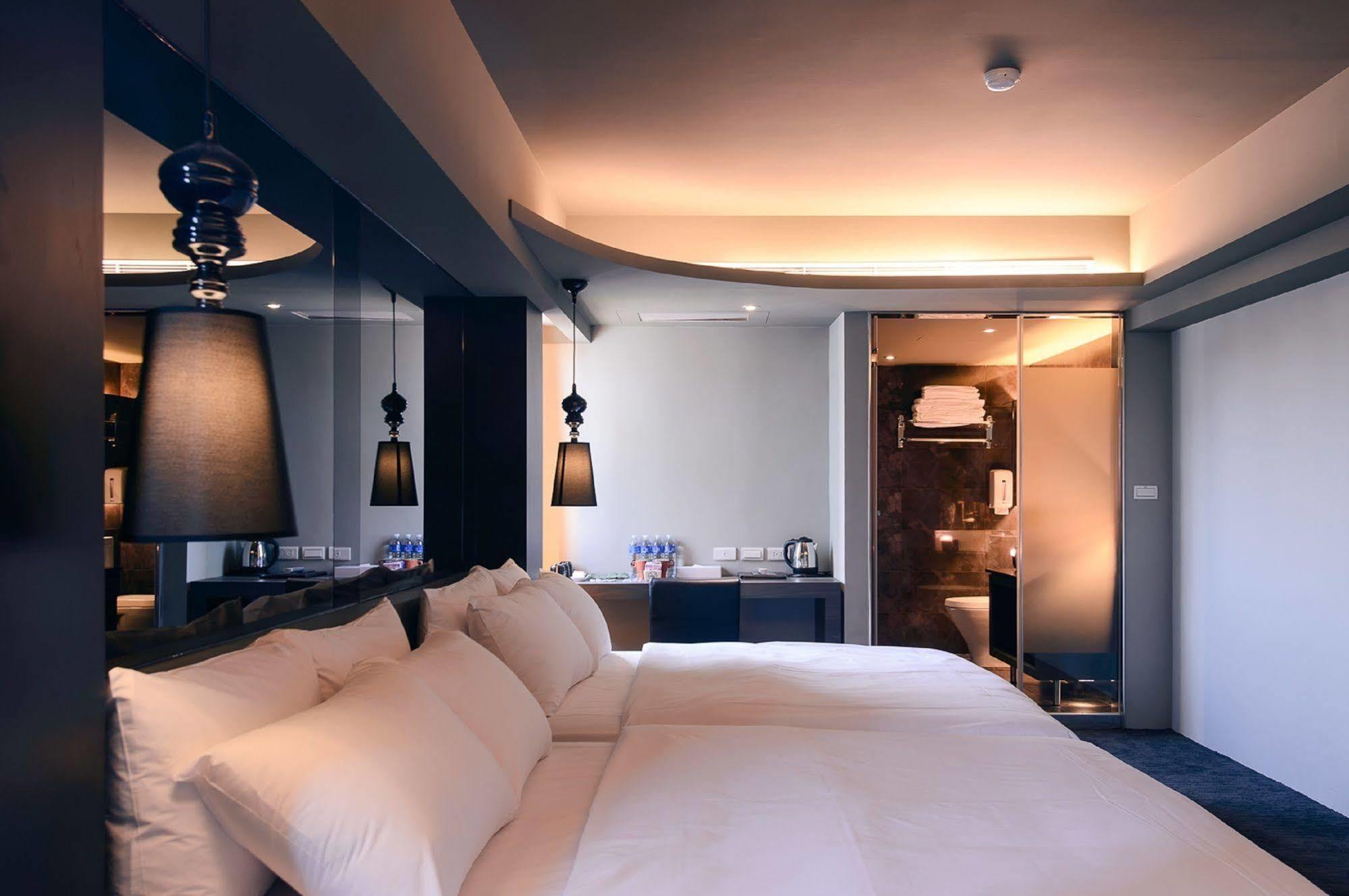 Kiwi Express Hotel - Jiuru Rd Kaohsziung Kültér fotó